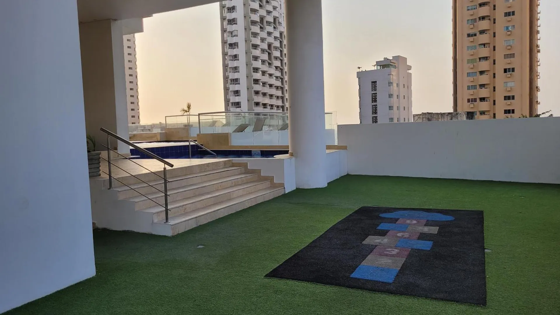 Apartamento Cerca Al Mar contacts